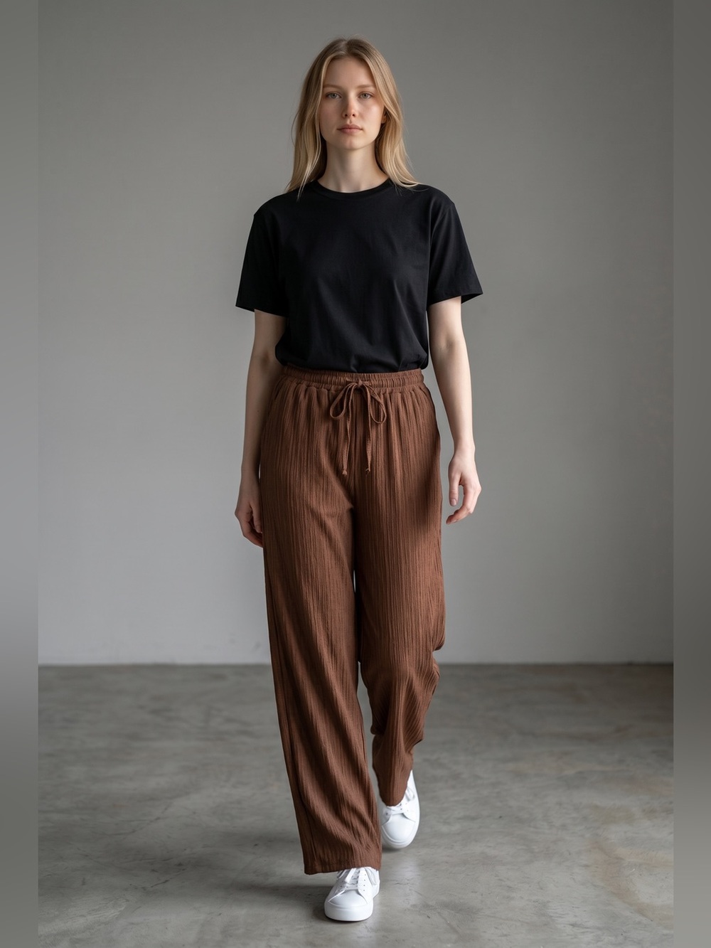 Relaxed Wide-Leg Drawstring Pants in Brown
